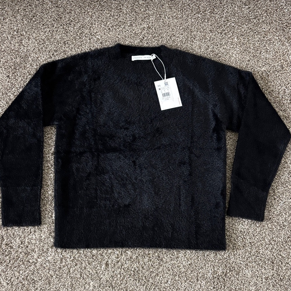 Women’s Black Oversize Fuzzy Mink Faux Fur Sweater Round Neck Size XS